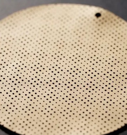 Disque de cuir ivoire micro-perforé au laser