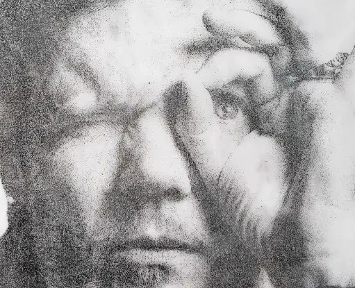 Portrait photographique gravé au laser sur marbre blanc